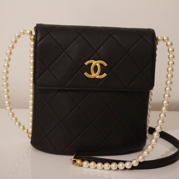 Chanel pearl cross by bag - Picture 1 of 11